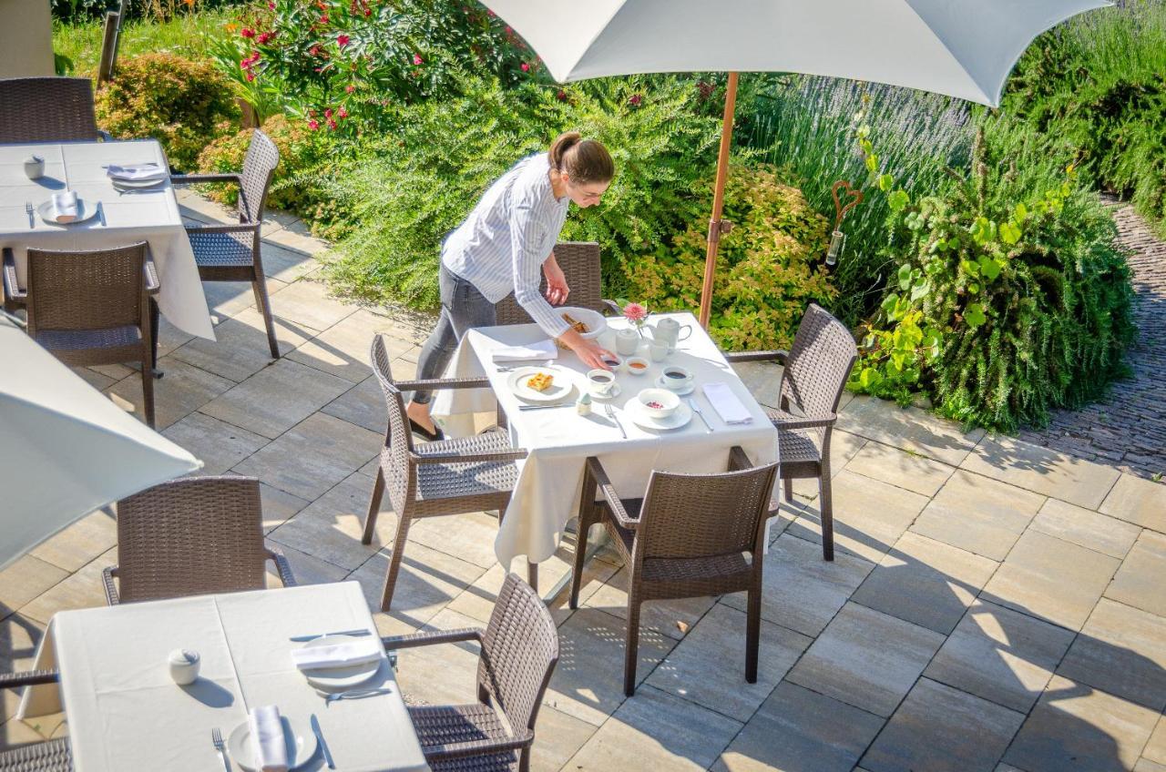 Roesslhof Bed & Breakfast *